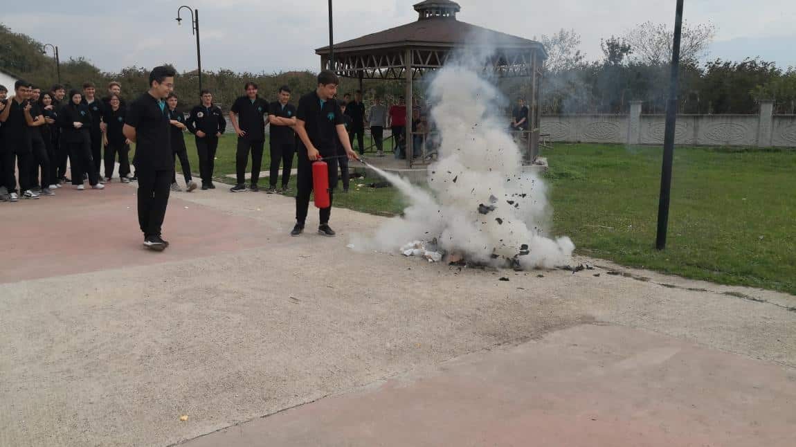 Sivil Savunma Kulübü Yangın Tatbikatı Gerçekleştirdi